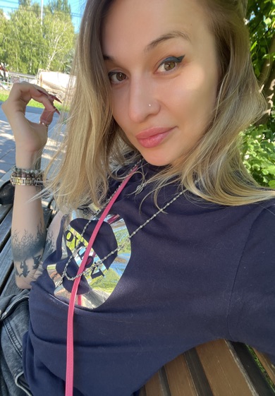 AnaBelle from USA — online now on OpenTalk.tv